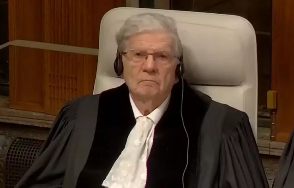 אהרן ברק כשופט אד הוק בבית הדין הבינלאומי בהאג   מקור: בית הדין הבינלאומי בהאג