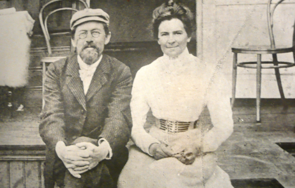 אנטון צ'כוב ואשתו אולגה קניפר, 1901   מקור: ויקיפדיה
