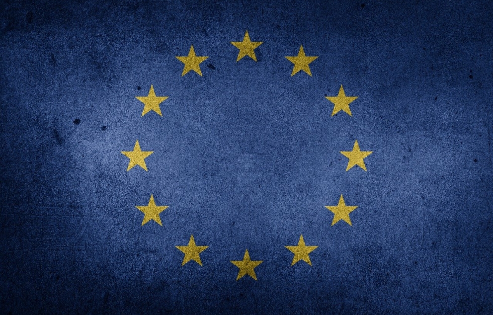 סמל האיחוד האירופי   מקור: פיקסביי (צ'יקן אונליין)