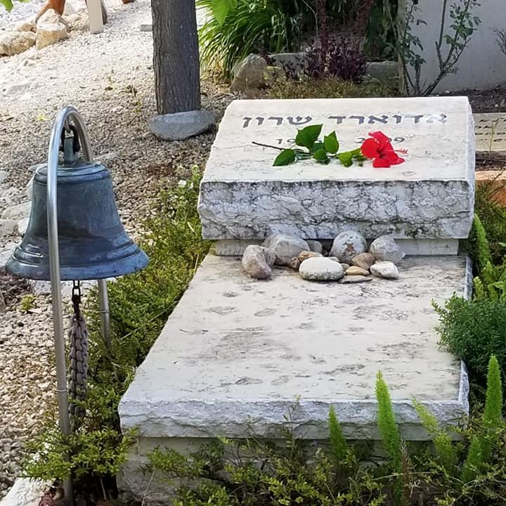 Edward Sharon Grave