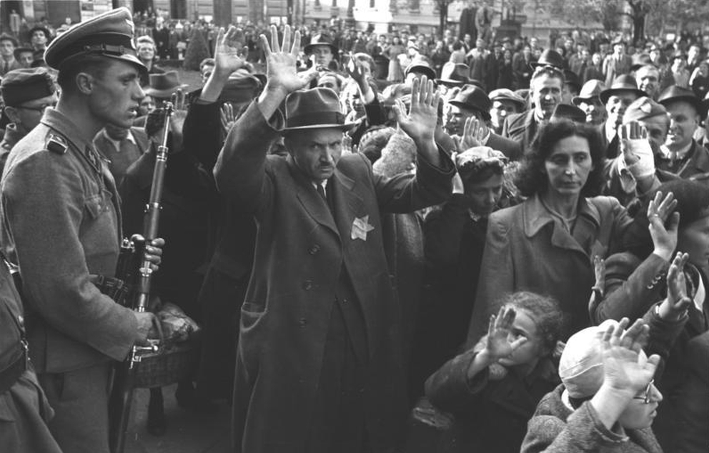 מעצר יהודים הונגרים, בודפשט 1944   מקור: ויקיפדיה