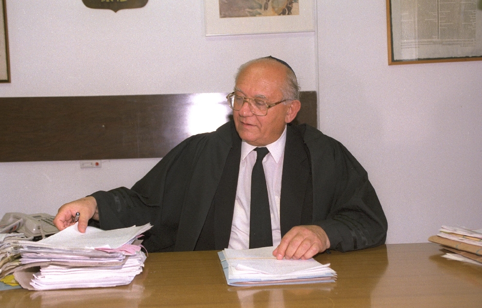 שופט בית המשפט העליון מנחם אלון, 1992   מקור: לע"מ (זיו קורן)