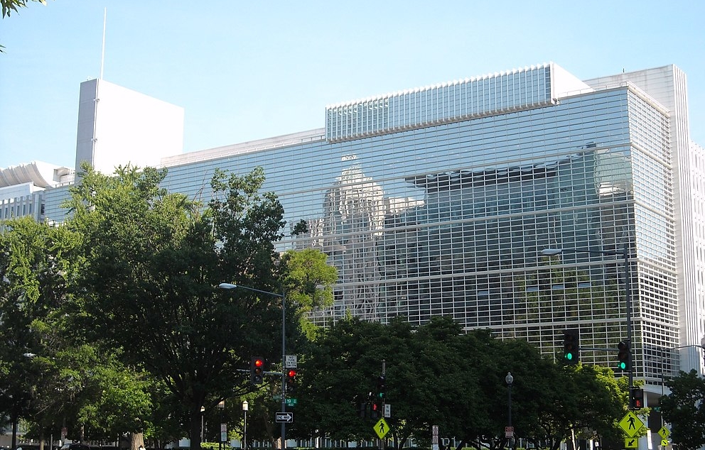 המטה של הבנק העולמי, וושינגטון די.סי.   מקור: ויקיפדיה (אגנוסטיק פריצ'ר קיד)